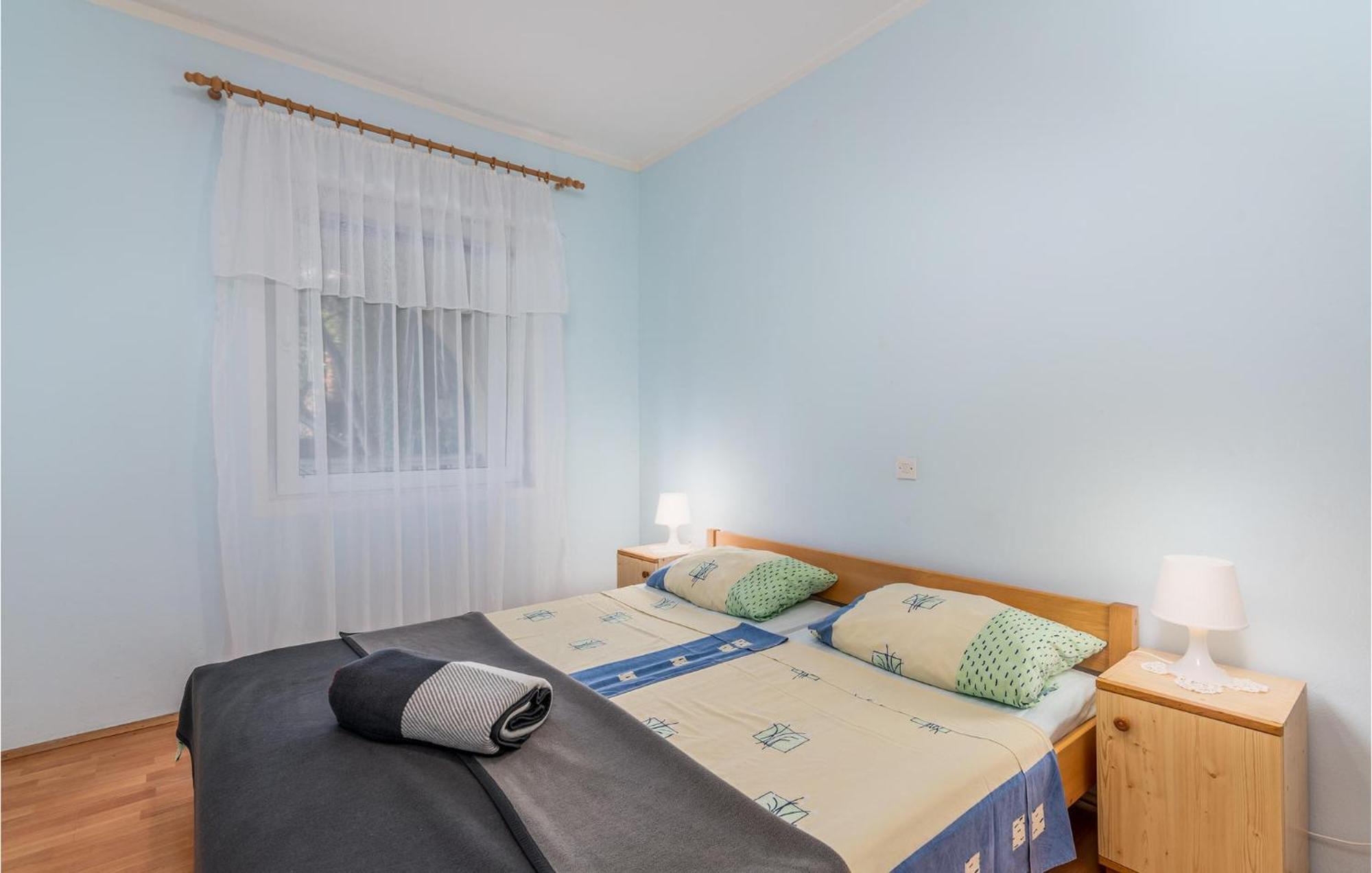 Beautiful Apartment In Pinezici With Wifi Exterior photo